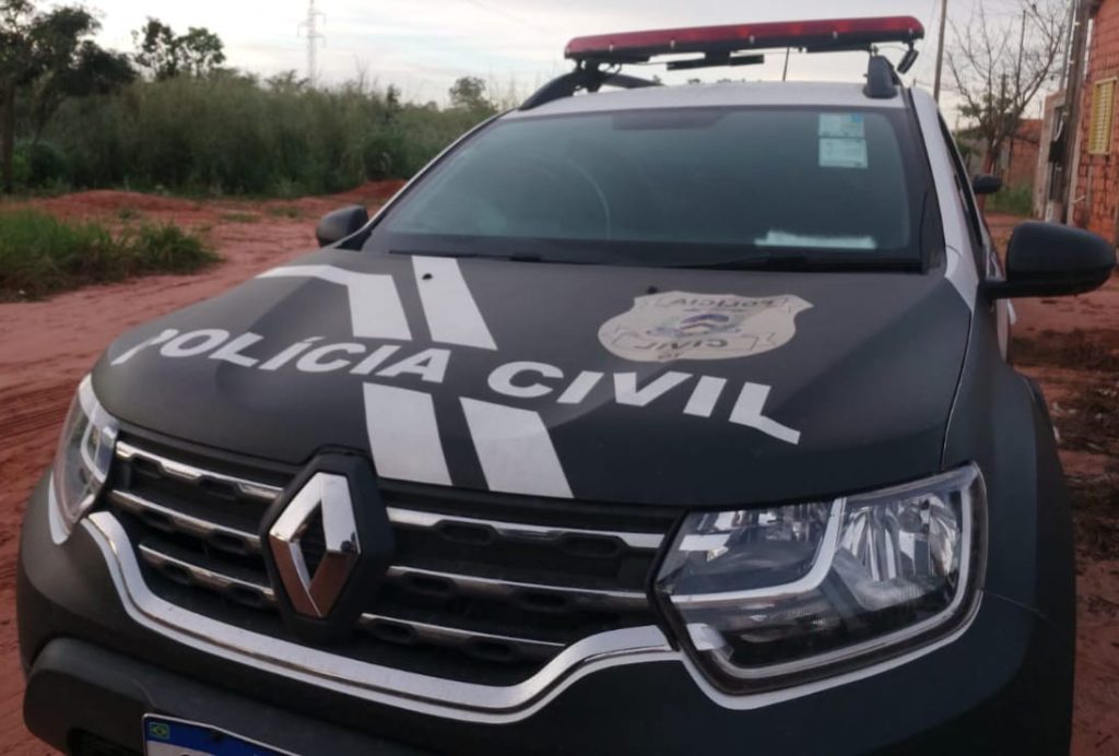 Corpo de homem é encontrado ao lado de moto em estrada perto de lixão