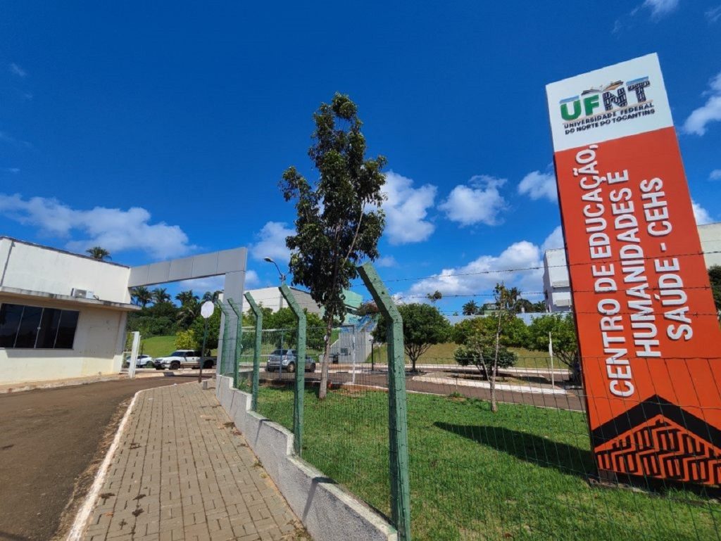 UFNT oferta seis vagas para professores substitutos com salários de até R$ 8 mil; veja como concorrer