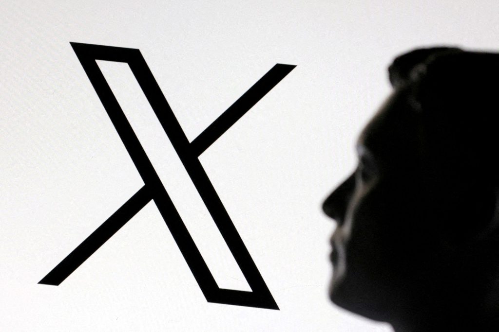 X, de Elon Musk, acusa grandes gravadoras de conspiração por cobrarem pelo uso de músicas