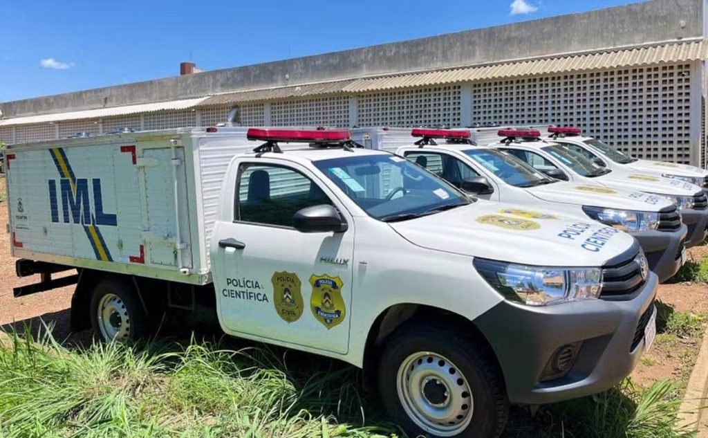 Batida entre moto e caminhonete deixa dois homens mortos na BR-226