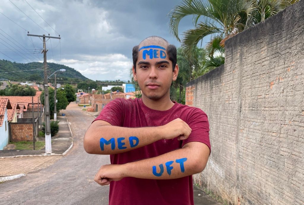 ‘Coloquei a nota por acaso’, diz jovem que passou em medicina na federal e achou que fosse sonho