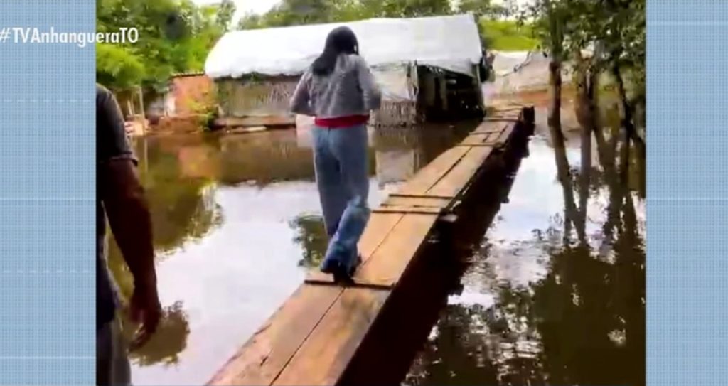 Cerca de 30 famílias indígenas ficam ilhadas após enchente em Lagoa da Confusão
