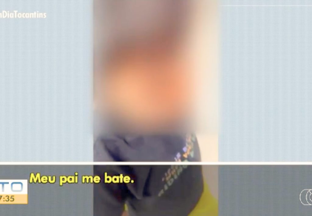Menino agredido e xingado pelo pai em hospital relatou violência: ‘Meu pai me bate’