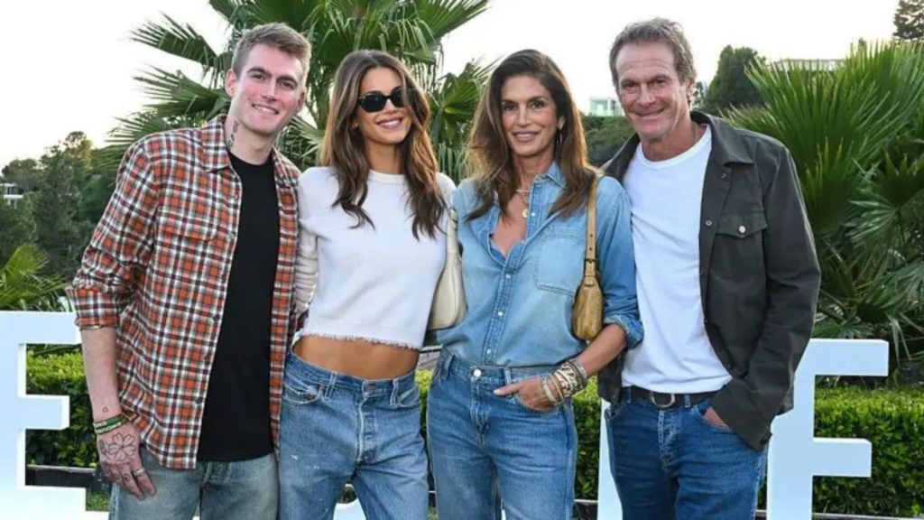 Cindy Crawford fala pela primeira vez sobre morte do filho: ‘Estou arrasada’